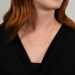 Collar con nombre clásico estilo corazón