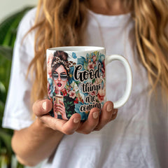 Se acercan cosas buenas – Taza de cerámica